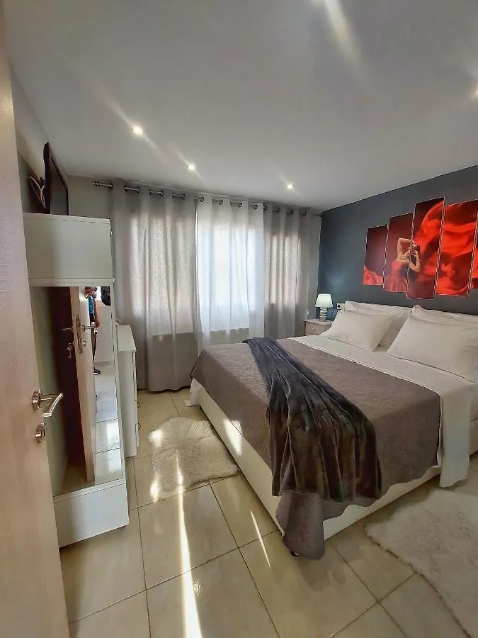 Maxim Apartment Iraklio